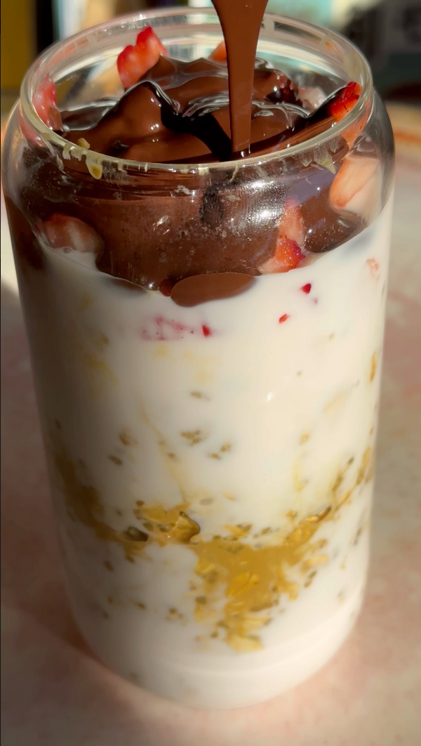 Gut Healing Strawberry Chocolate Overnight Oats